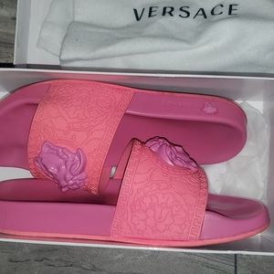 Used Pool Versace Slides